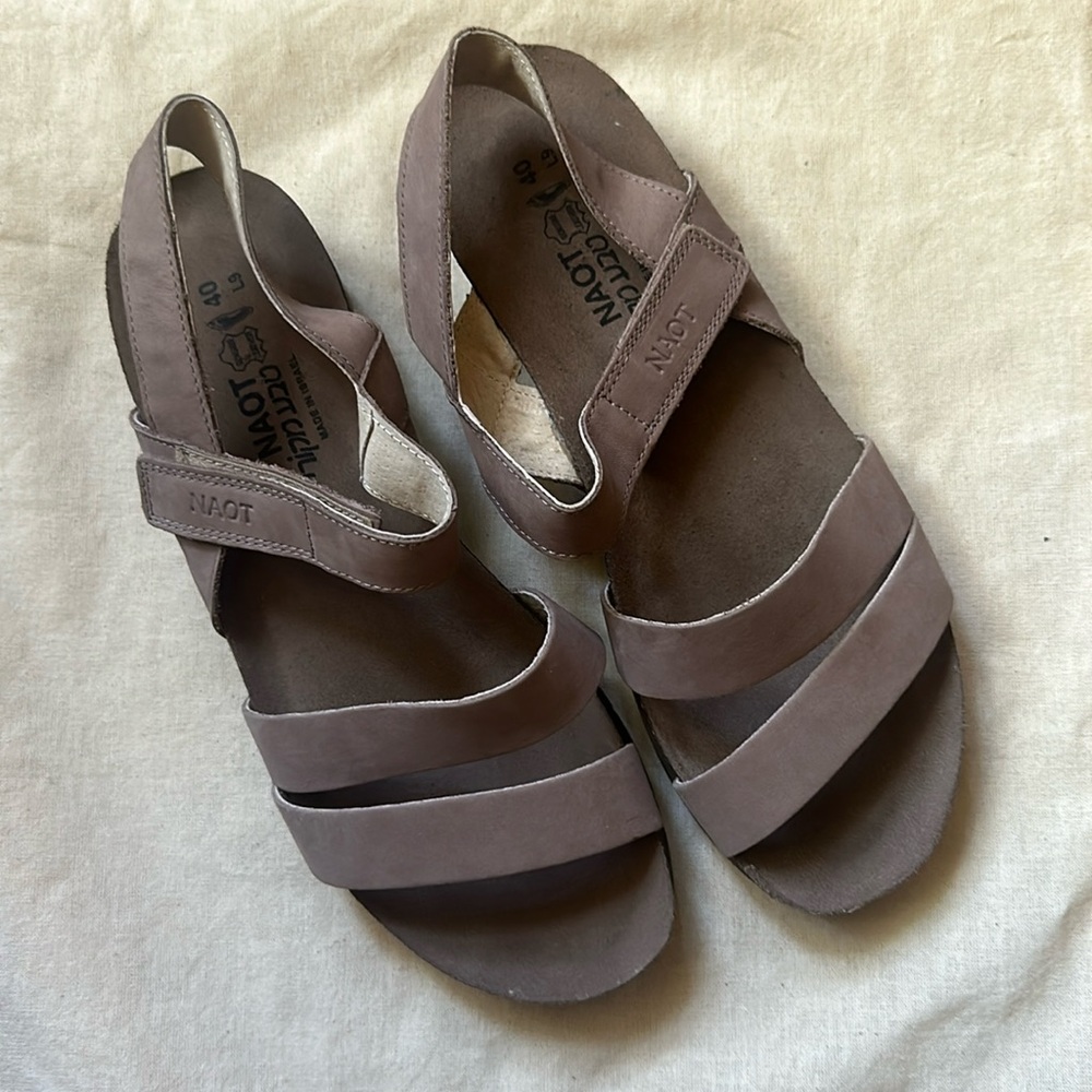 Naot Tan Nubuck sandals NIB